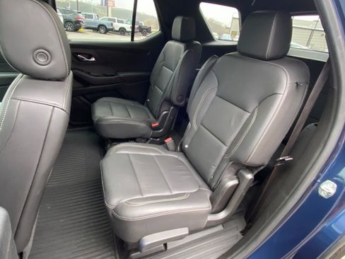 Used 2022 Chevrolet Traverse LT w/ LT Premium Package image 16