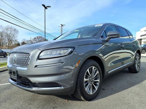 Certified 2022 Lincoln Nautilus AWD w/ Premium Package image 4