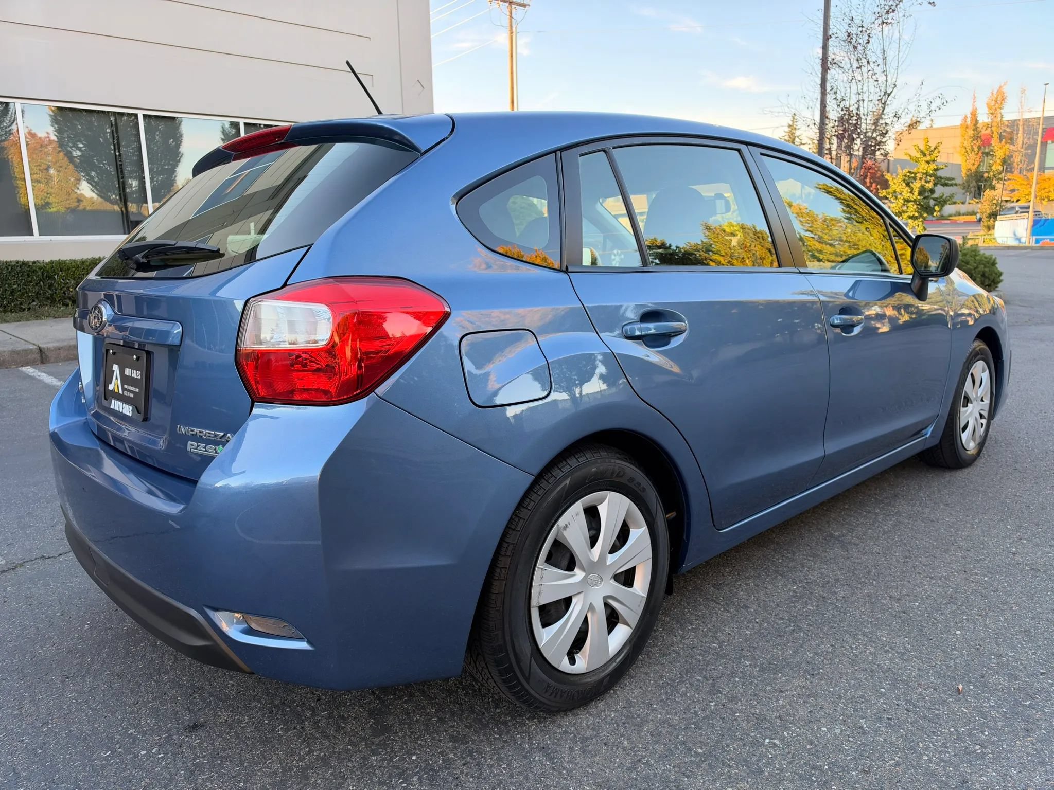 Used 2014 Subaru Impreza 2.0i AWD/4WD image 14
