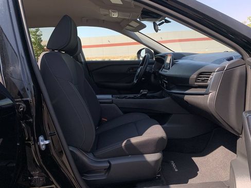 Used 2024 Nissan Rogue S AWD/4WD image 27
