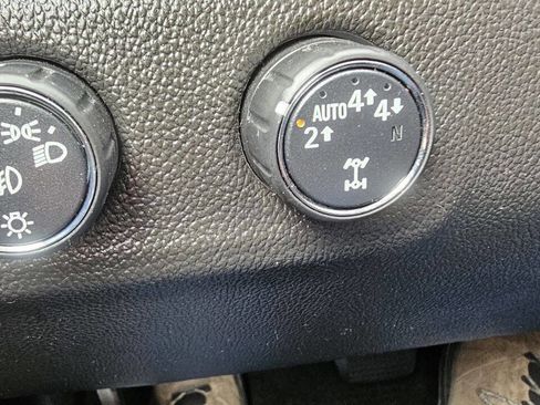 Used 2018 GMC Canyon Denali image 8