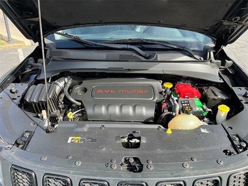 Used 2020 Jeep Compass Latitude image 27