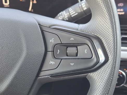 Used 2025 Chevrolet Trax LT FWD image 29