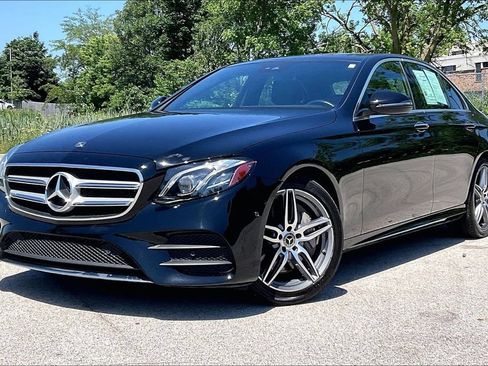 Used 2018 Mercedes-Benz E 400 4MATIC Sedan image 2