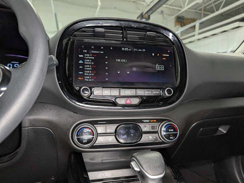 Certified 2024 Kia Soul S FWD image 30