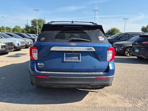 Used 2021 Ford Explorer XLT RWD image 4