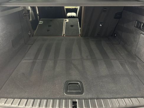 Used 2023 BMW iX xDrive50 w/ Premium Package image 34