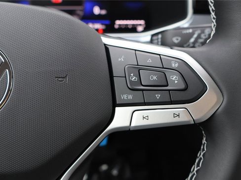New 2026 Volkswagen Taos SE AWD/4WD image 17