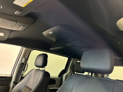 Used 2020 Dodge Grand Caravan SXT w/ Driver Convenience Group FWD image 27