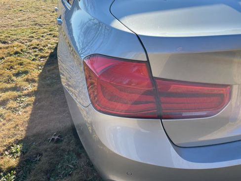 Used 2017 BMW 330e w/ Technology Package image 16