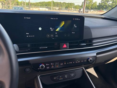 Used 2026 Kia Carnival FWD image 21