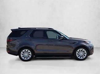 Used 2024 Land Rover Discovery S AWD/4WD video 4