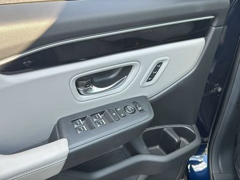 Used 2025 Honda Pilot Touring image 13