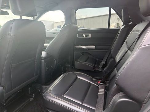 Used 2023 Ford Explorer XLT w/ Equipment Group 202A AWD/4WD image 11