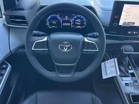 Certified 2026 Toyota Sienna XSE FWD image 14