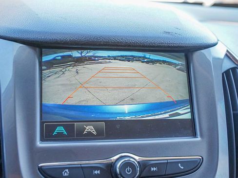 Used 2017 Chevrolet Cruze LT w/ Convenience Package image 16