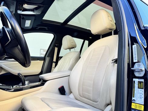 Used 2019 BMW X3 xDrive30i w/ Premium Package image 12