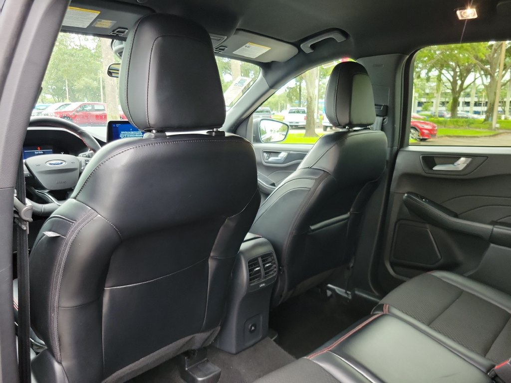 Certified 2025 Ford Escape ST-Line AWD/4WD image 8