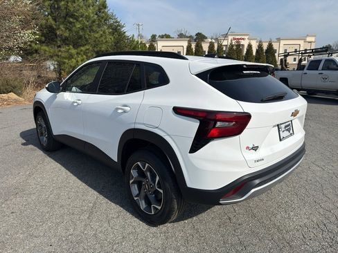 New 2026 Chevrolet Trax LT w/ Driver Confidence Package image 4