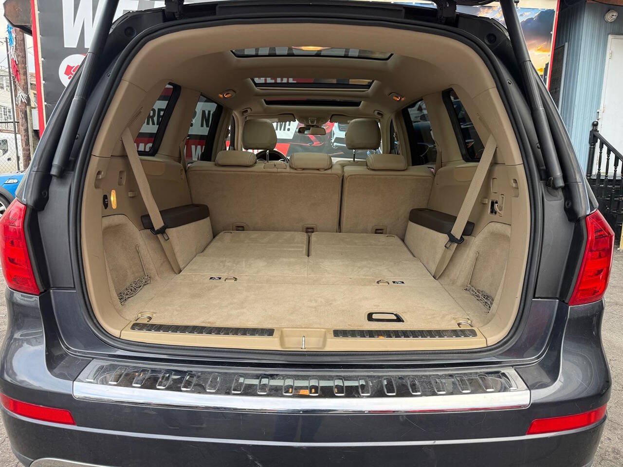 Used 2013 Mercedes-Benz GL 450 4MATIC image 32