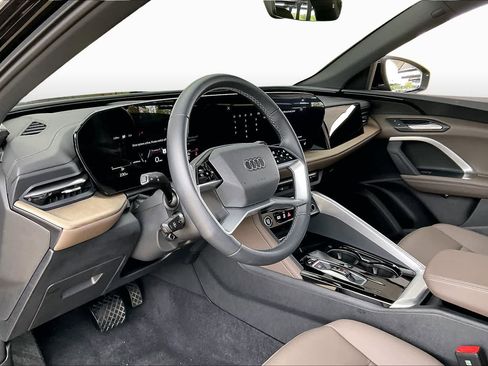 Used 2025 Audi Q5 Premium w/ Convenience Package AWD/4WD image 17