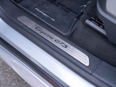 Used 2016 Porsche Cayenne GTS image 12