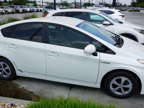 Used 2012 Toyota Prius Three FWD image 4