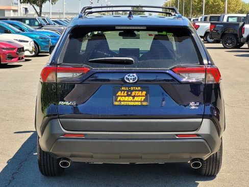 Used 2022 Toyota RAV4 XLE w/ XLE Grade Weather Package AWD/4WD image 5
