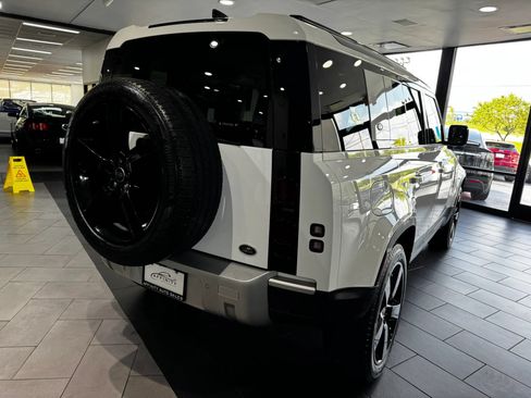 Used 2020 Land Rover Defender 110 HSE AWD/4WD image 5