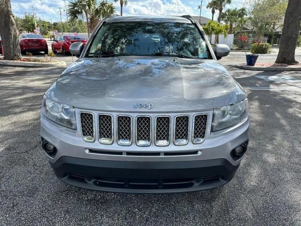 Used 2016 Jeep Compass Latitude FWD image 9