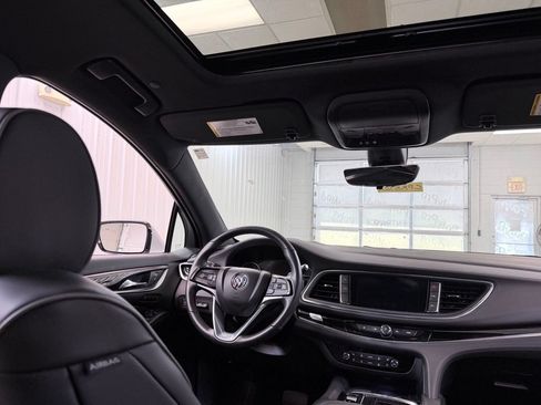 Used 2024 Buick Enclave Avenir AWD/4WD image 32