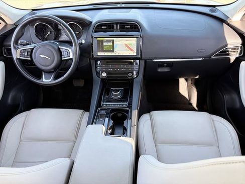 Used 2020 Jaguar F-PACE Prestige AWD/4WD image 24