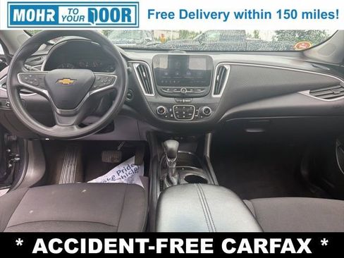 Used 2022 Chevrolet Malibu LT FWD image 34