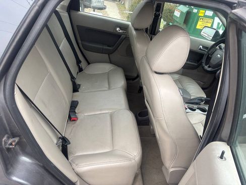 Used 2010 Ford Focus SES FWD image 13