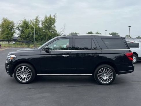 Used 2023 Ford Expedition Limited AWD/4WD image 2