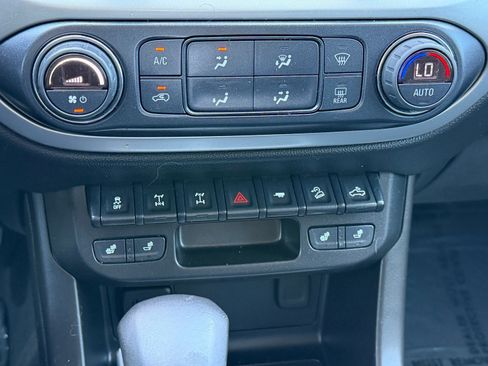 Used 2022 Chevrolet Colorado ZR2 AWD/4WD image 24