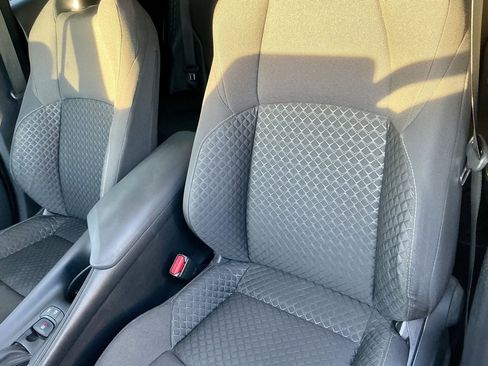 Used 2021 Toyota C-HR LE image 35