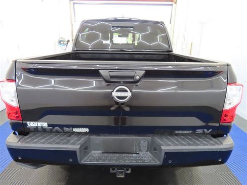Used 2023 Nissan Titan SV w/ SV Convenience Package image 11