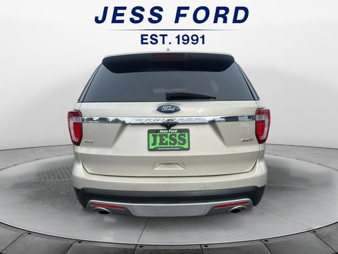 Used 2017 Ford Explorer XLT w/ Equipment Group 202A image 4