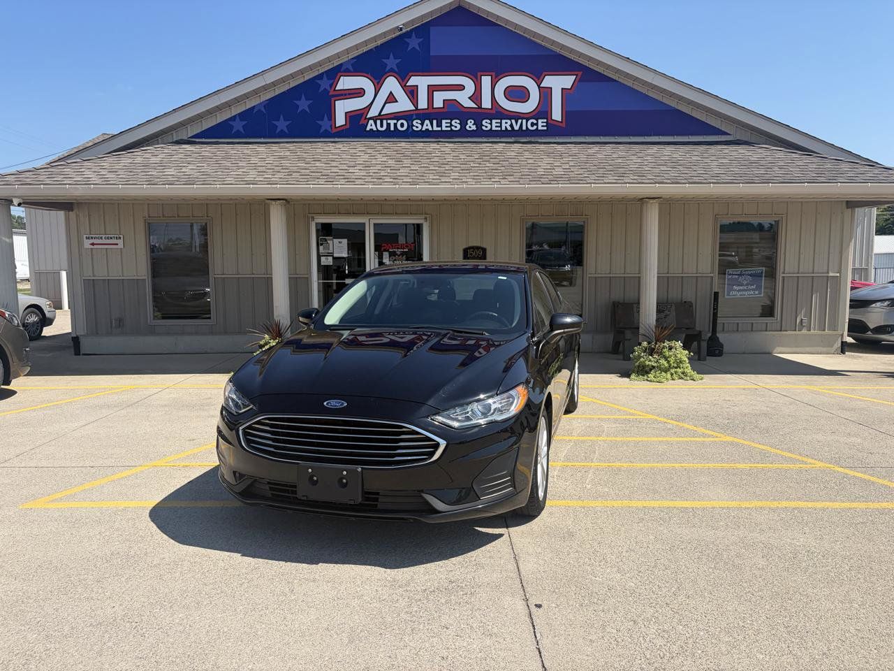 Used 2020 Ford Fusion SE FWD image 1