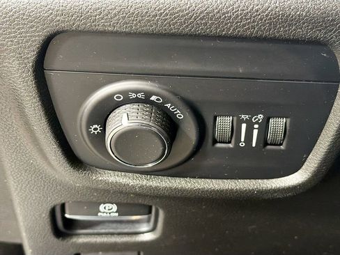 Used 2021 Jeep Grand Cherokee L Laredo w/ Luxury Tech Group I image 12