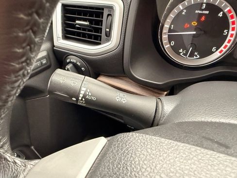 Used 2016 Nissan Titan SL image 38