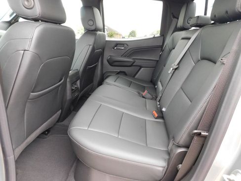 New 2025 Chevrolet Colorado LT w/ LT Convenience Package image 8