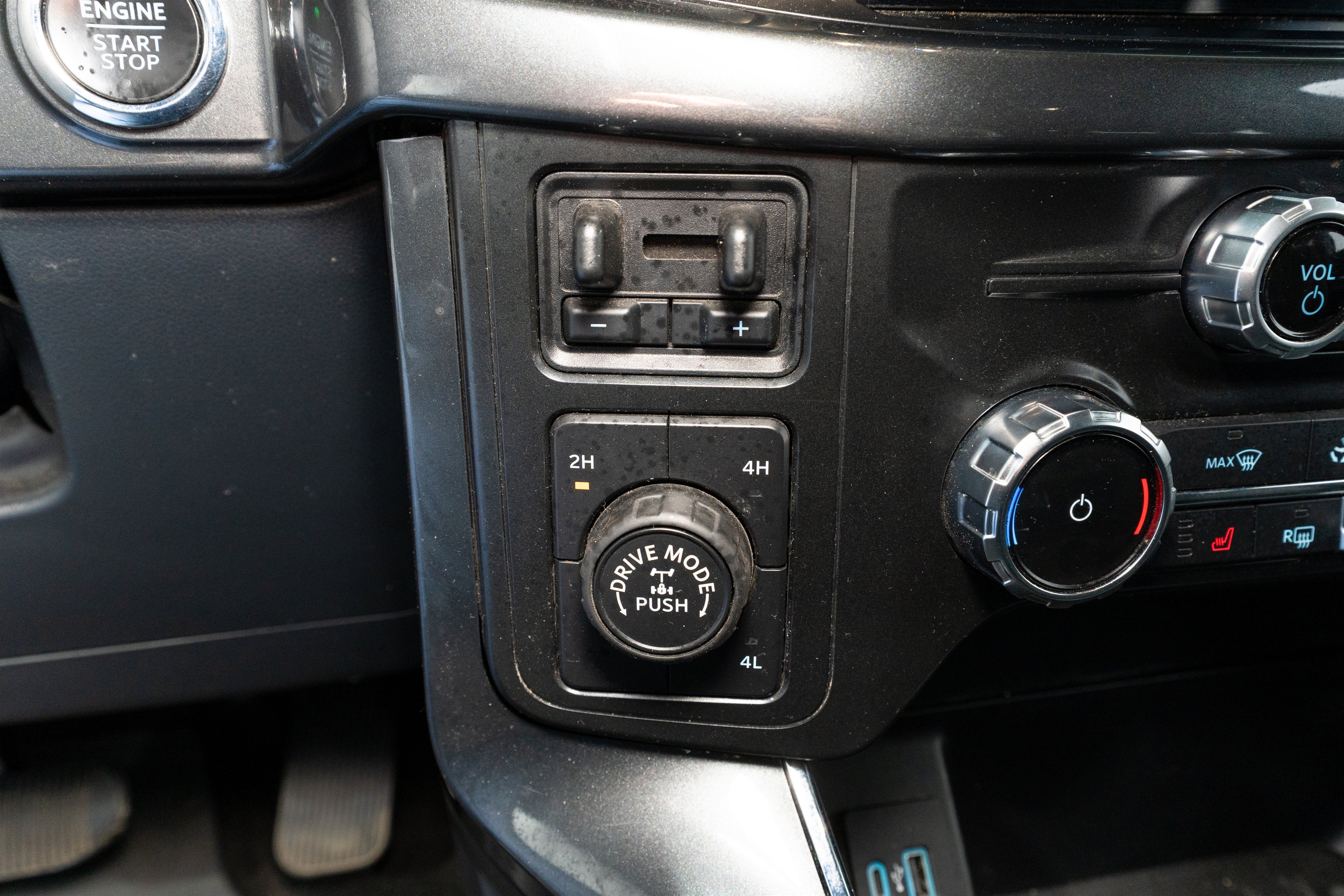 Used 2022 Ford F150 XLT w/ Equipment Group 302A High AWD/4WD image 25