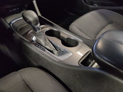 Used 2021 Chevrolet Malibu LT FWD image 26