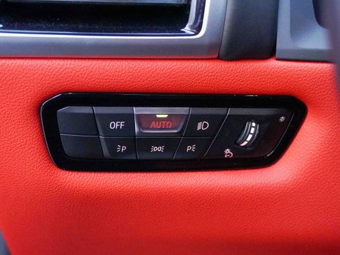 Certified 2025 BMW M850i xDrive Coupe image 17