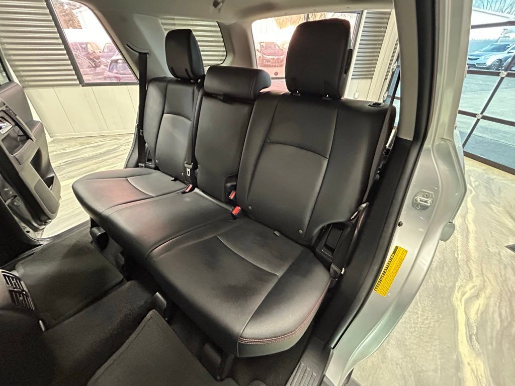 Used 2024 Toyota 4Runner TRD Off-Road Premium AWD/4WD image 6