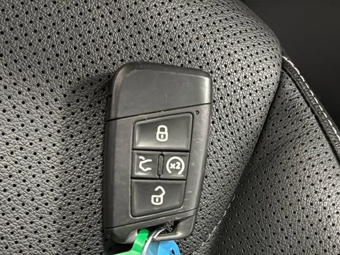 Used 2023 Volkswagen Jetta SEL FWD image 39