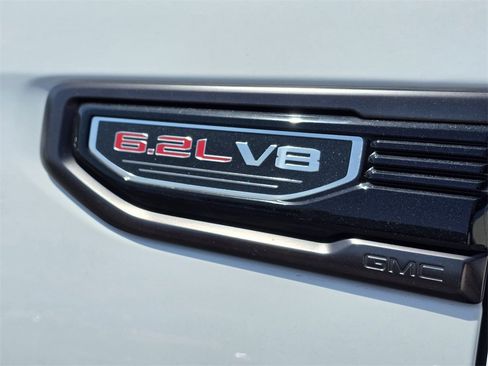 Used 2025 GMC Sierra 1500 AT4X image 9