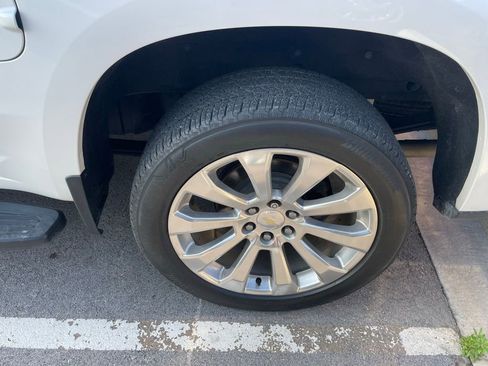 Used 2021 Chevrolet Silverado 1500 High Country w/ Technology Package image 7